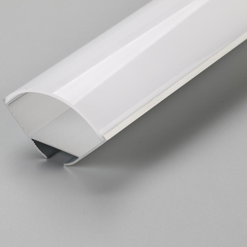 Bande LED en forme de triangle extrudé en aluminium avec couvercle transparent ou à diffuseur